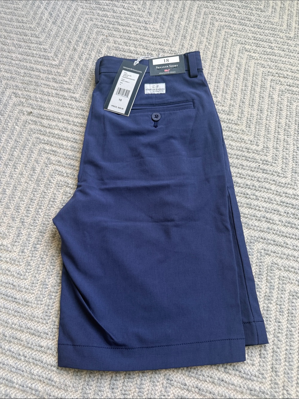 Boys size 18 Vineyard Vines Deep Cobalt Performance Shorts in Deep Cobalt